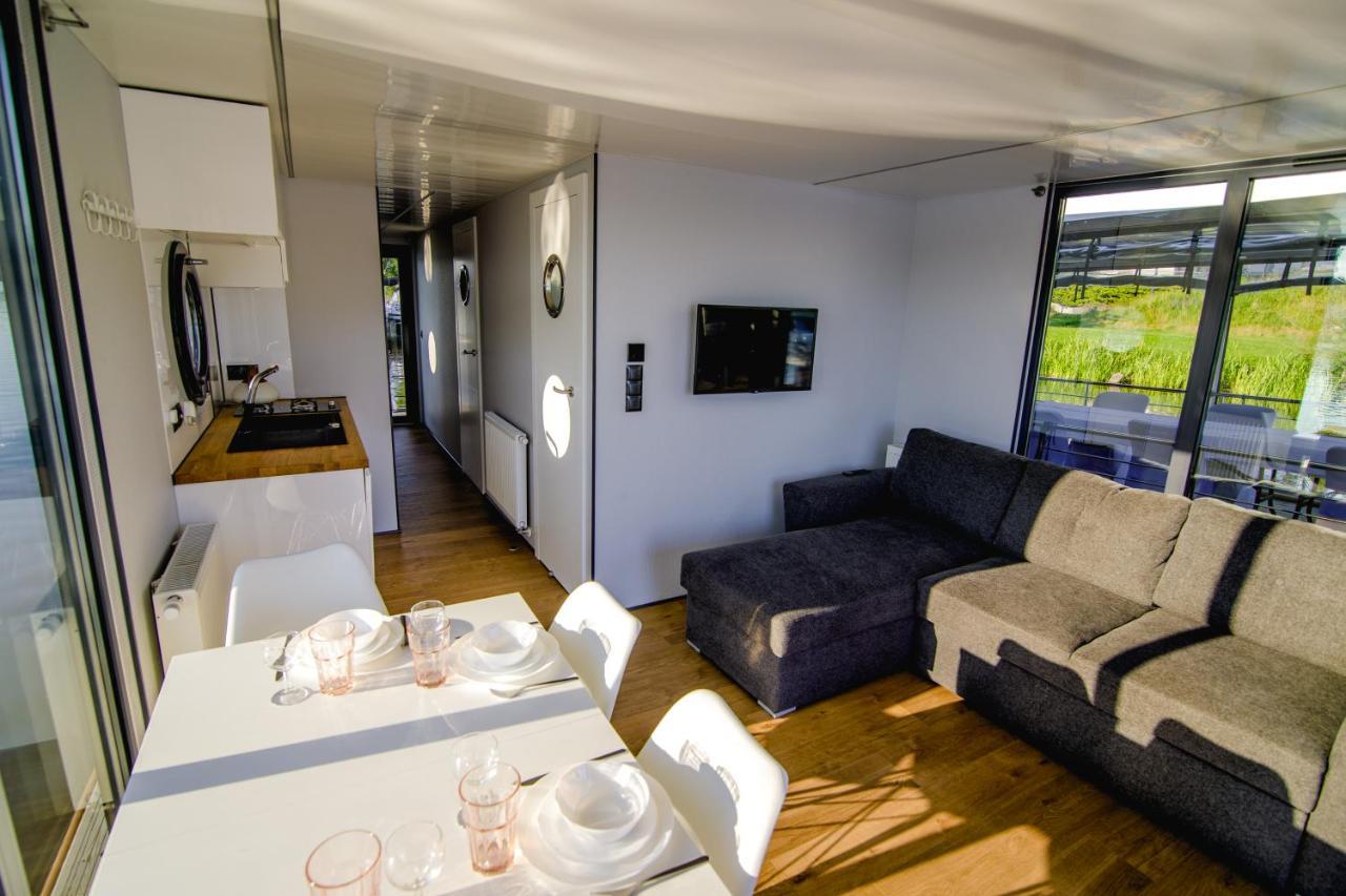 Houseboat- Dom Na Wodzie Z Sauna I Mozliwoscia Plywania ايوافا المظهر الخارجي الصورة