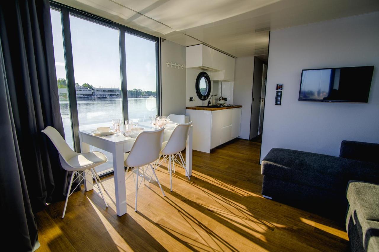 Houseboat- Dom Na Wodzie Z Sauna I Mozliwoscia Plywania ايوافا المظهر الخارجي الصورة