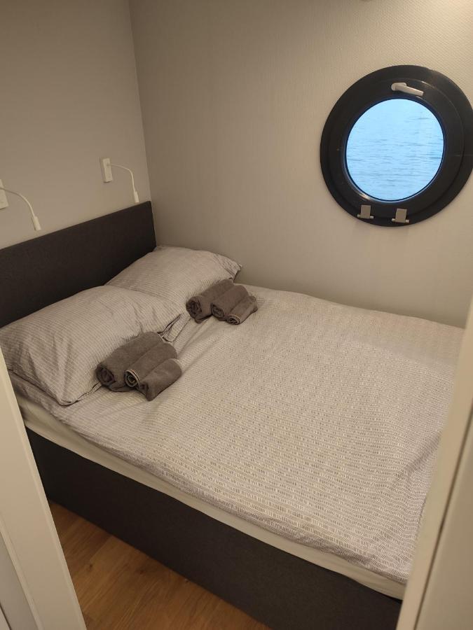 Houseboat- Dom Na Wodzie Z Sauna I Mozliwoscia Plywania ايوافا المظهر الخارجي الصورة